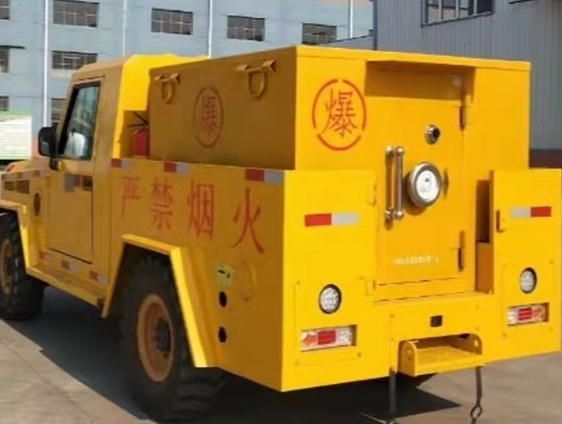 望城凯龙爆破器材运输车：保障爆破任务的安全运行